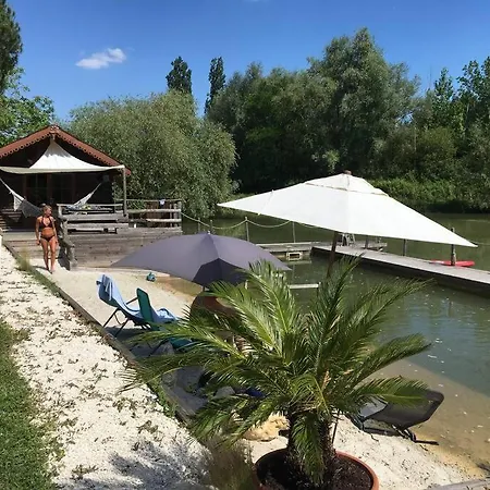 La Sur L'étang Des Sources Casa vacanze