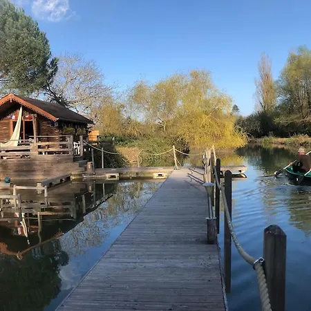 La Sur L'étang Des Sources Veyrines-de-Domme