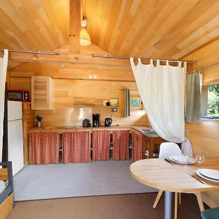 Holiday home La Sur L'etang Des Sources *
