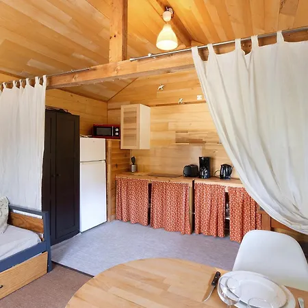 La Sur L'etang Des Sources Holiday home