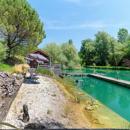 La Sur L'etang Des Sources Holiday home *