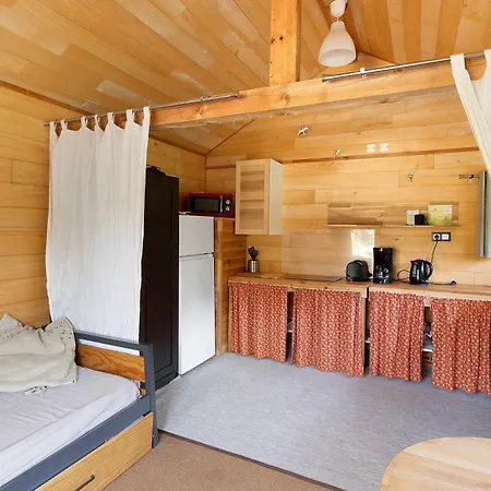 Holiday home La Sur L'etang Des Sources *