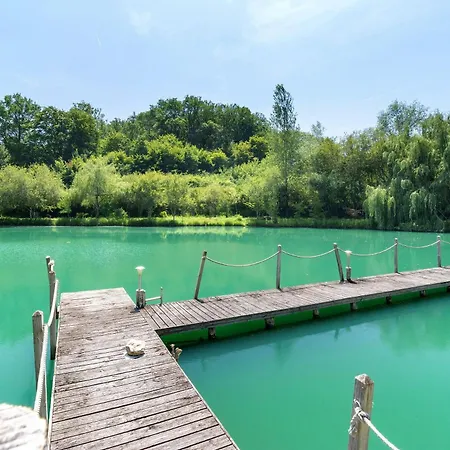La Sur L'etang Des Sources * Veyrines-de-Domme